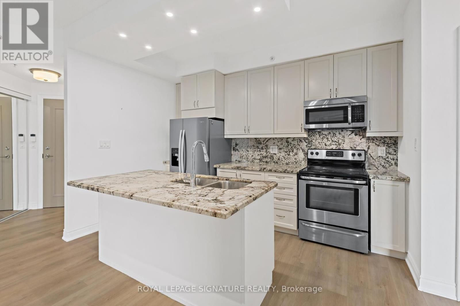 220 - 2396 MAJOR MACKENZIE DRIVE WEST Image 5