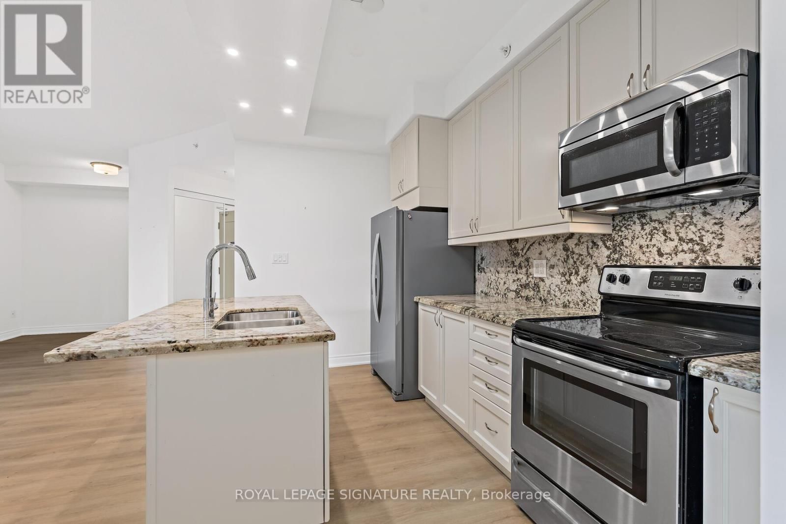 220 - 2396 MAJOR MACKENZIE DRIVE WEST Image 6