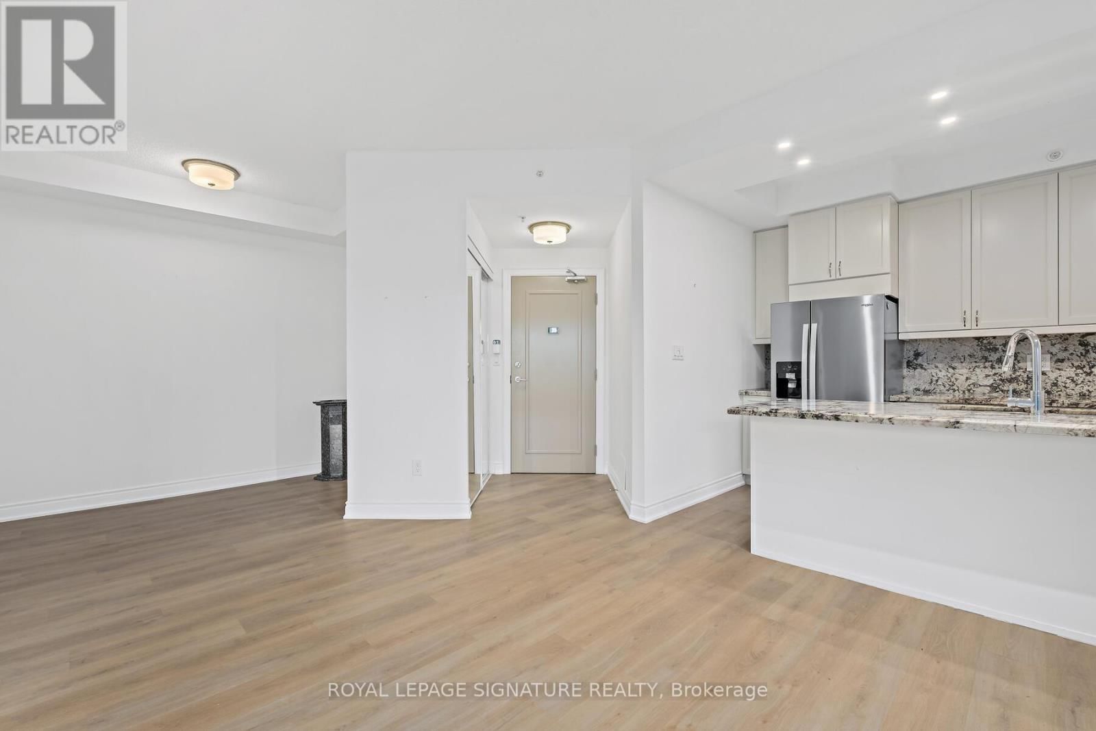 220 - 2396 MAJOR MACKENZIE DRIVE WEST Image 9