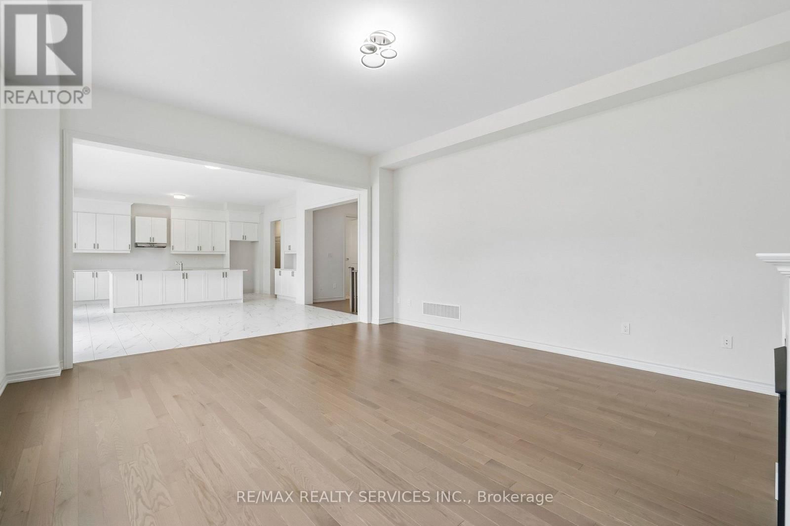 25 BELLFLOWER CRESCENT Image 20