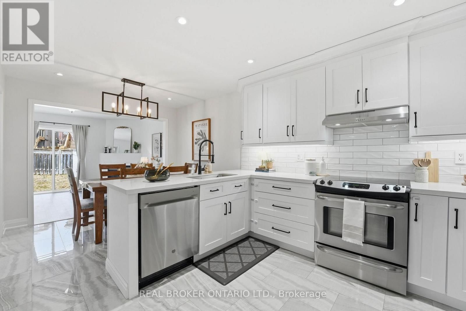 55 CHRISTINA CRESCENT Image 10