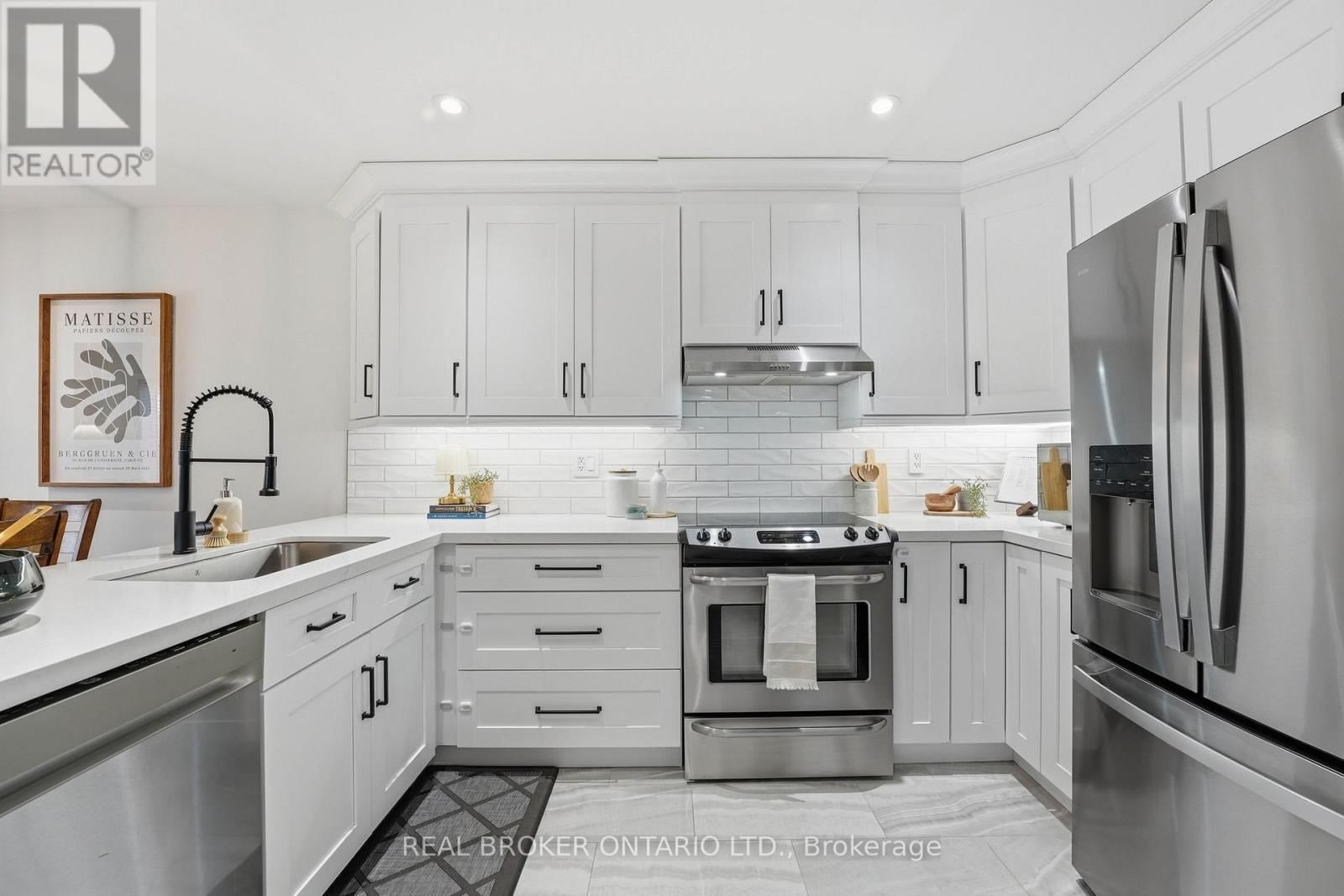 55 CHRISTINA CRESCENT Image 11