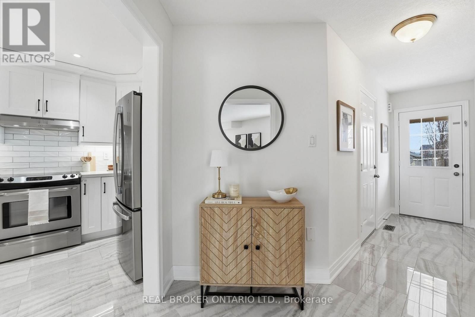 55 CHRISTINA CRESCENT Image 14