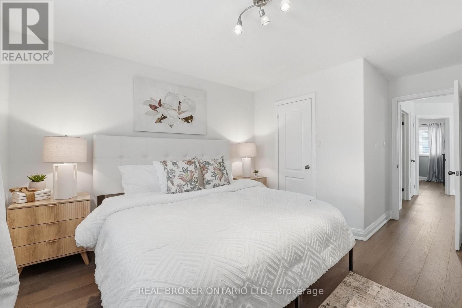 55 CHRISTINA CRESCENT Image 17