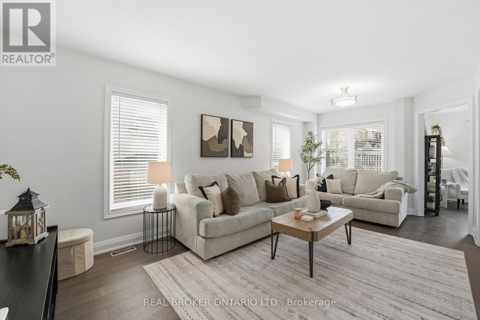 55 CHRISTINA CRESCENT Image 4