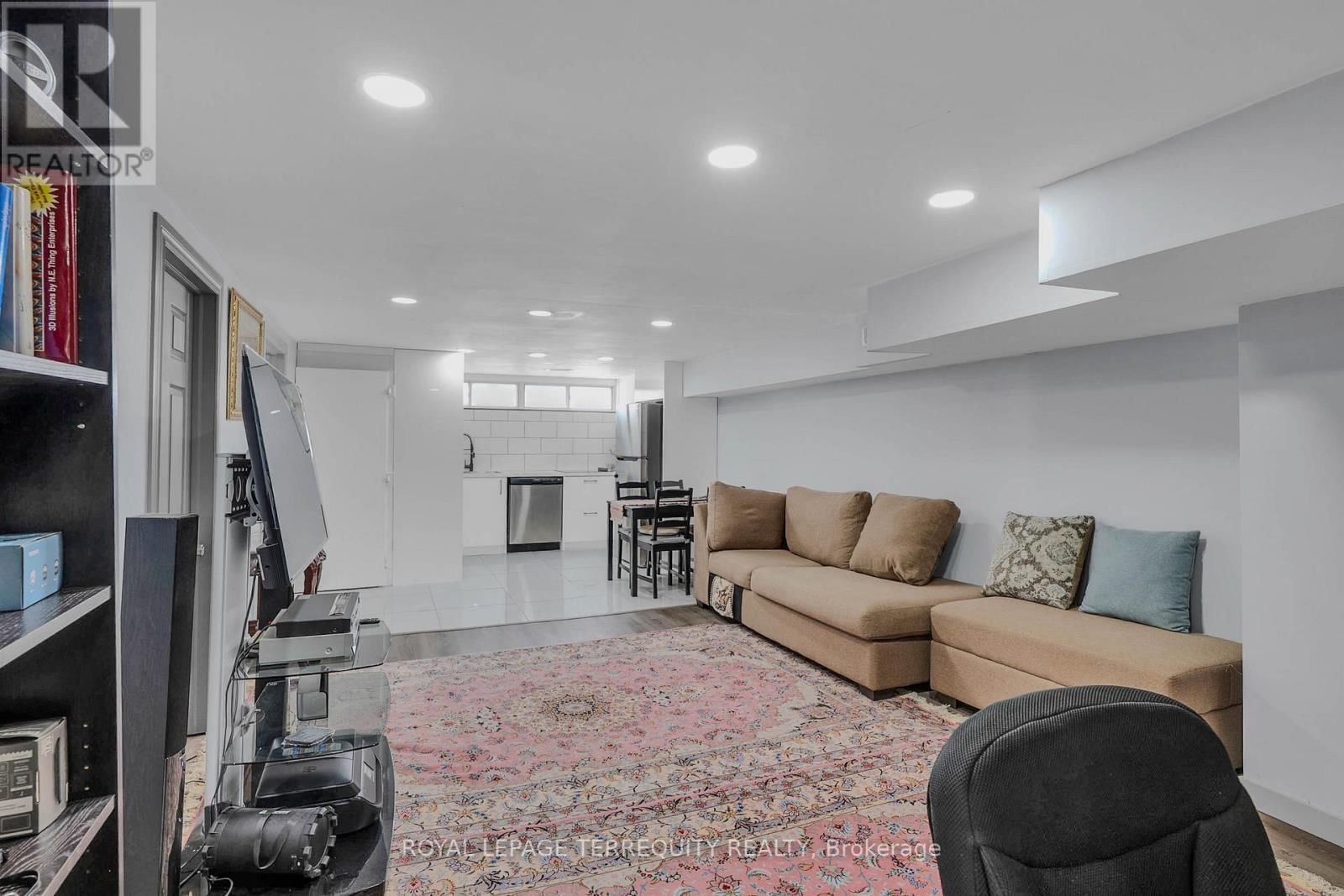 25 BAILEY CRESCENT Image 21