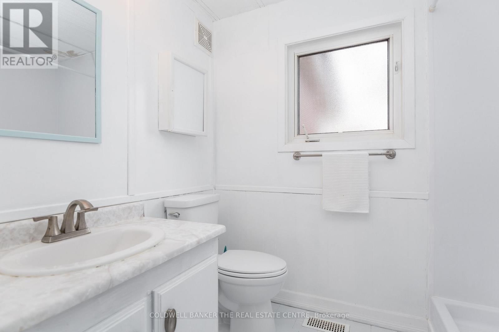 60 LINDEN LANE Image 25