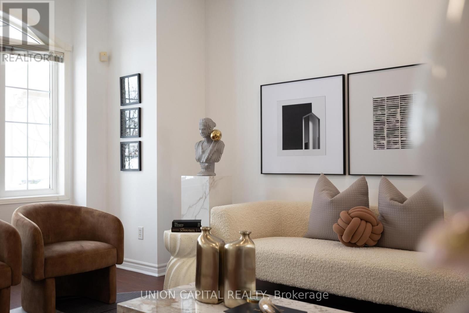 29 QUEEN'S PLATE DRIVE Image 11