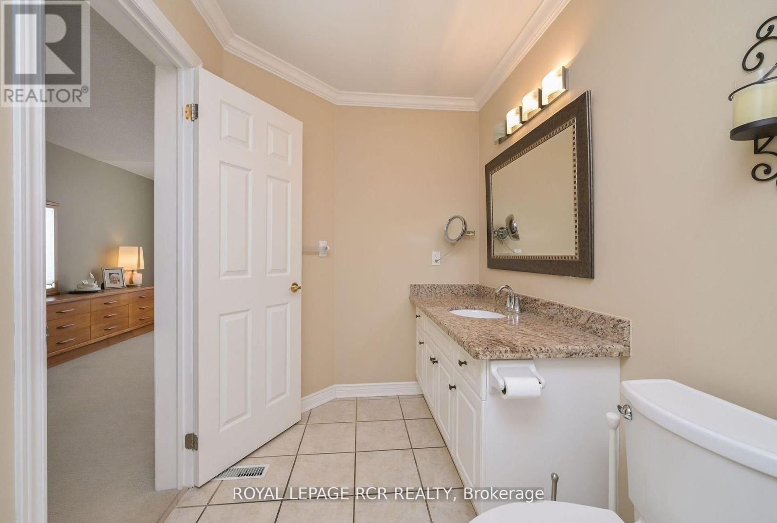 46 SUNSET BOULEVARD Image 16