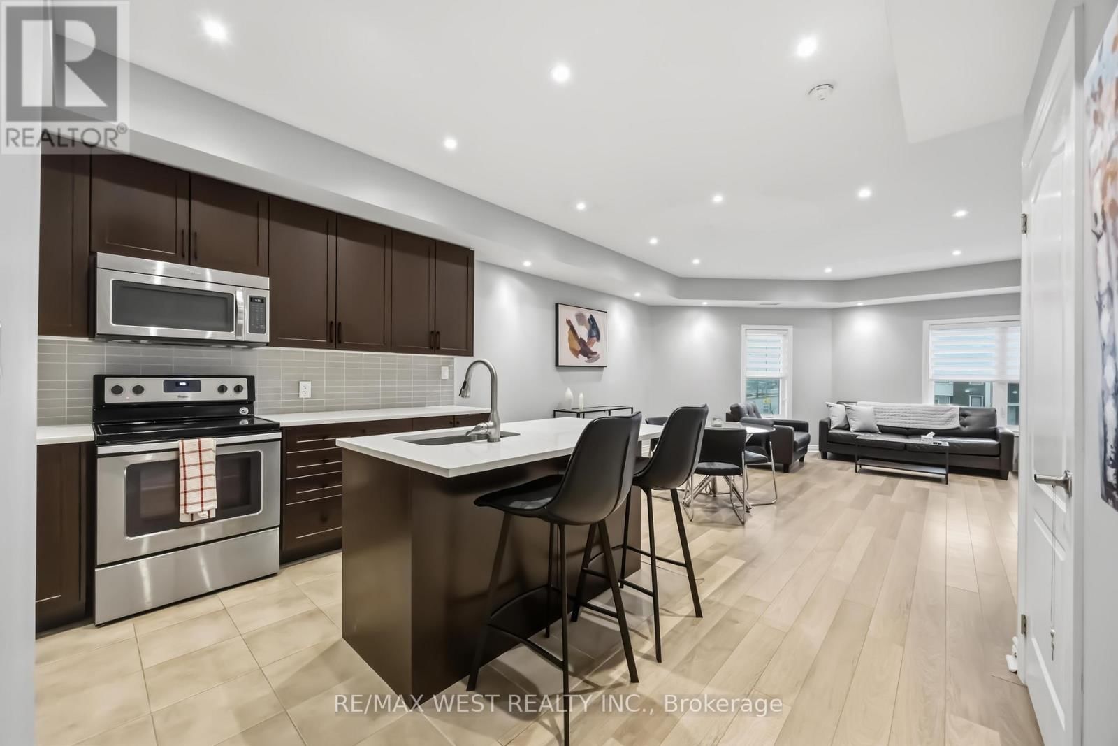 32 - 3905 MAJOR MACKENZIE DRIVE Image 12