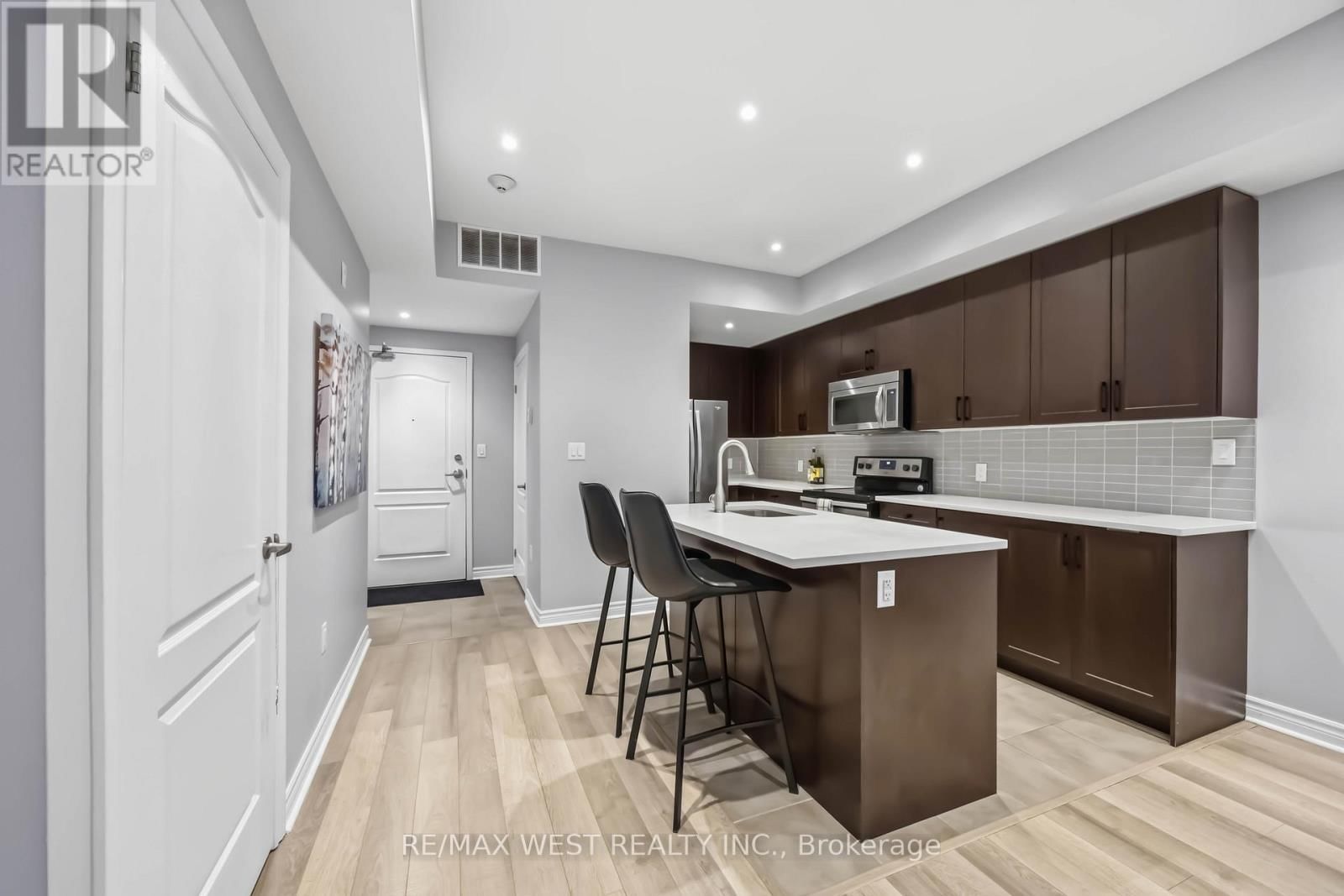 32 - 3905 MAJOR MACKENZIE DRIVE Image 13