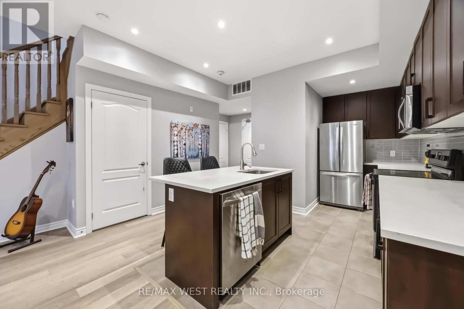 32 - 3905 MAJOR MACKENZIE DRIVE Image 14