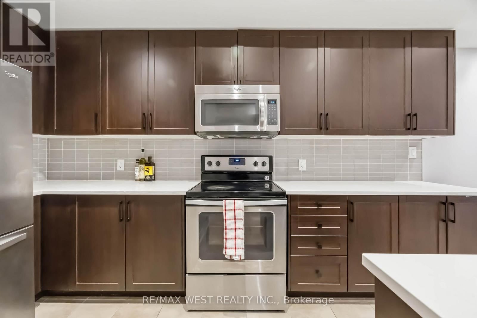 32 - 3905 MAJOR MACKENZIE DRIVE Image 17