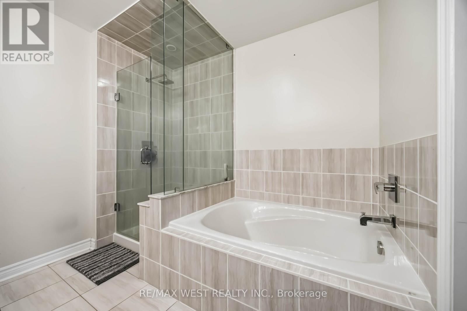 32 - 3905 MAJOR MACKENZIE DRIVE Image 25