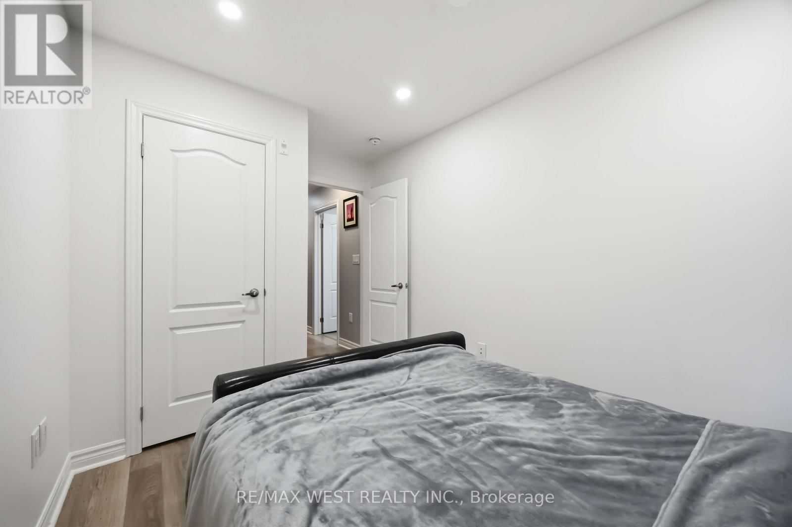 32 - 3905 MAJOR MACKENZIE DRIVE Image 27