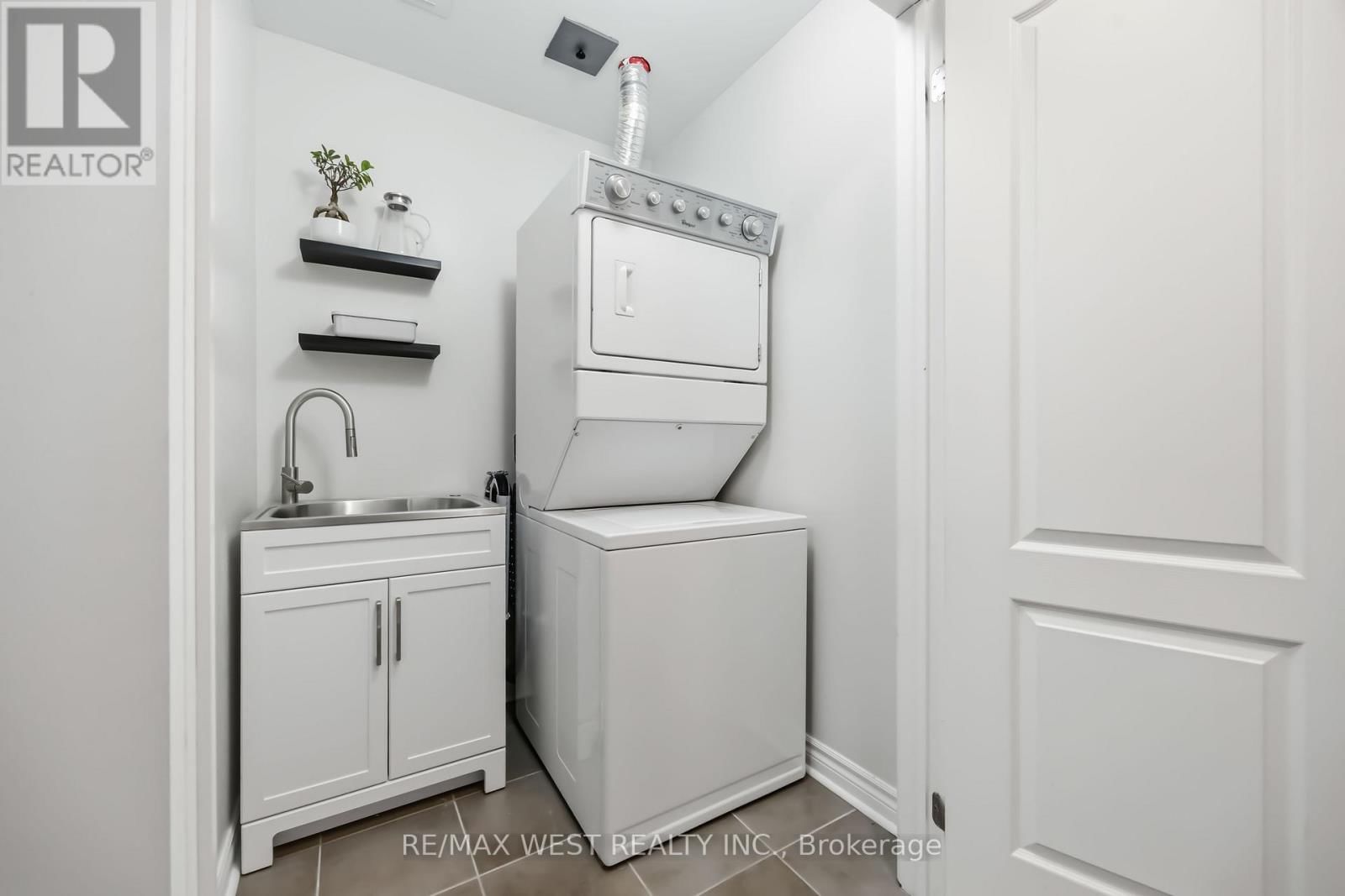 32 - 3905 MAJOR MACKENZIE DRIVE Image 29