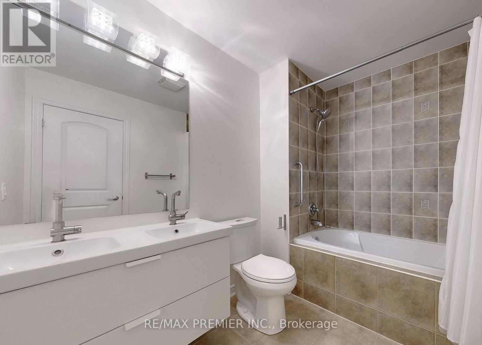 422 LADY NADIA DRIVE Image 12