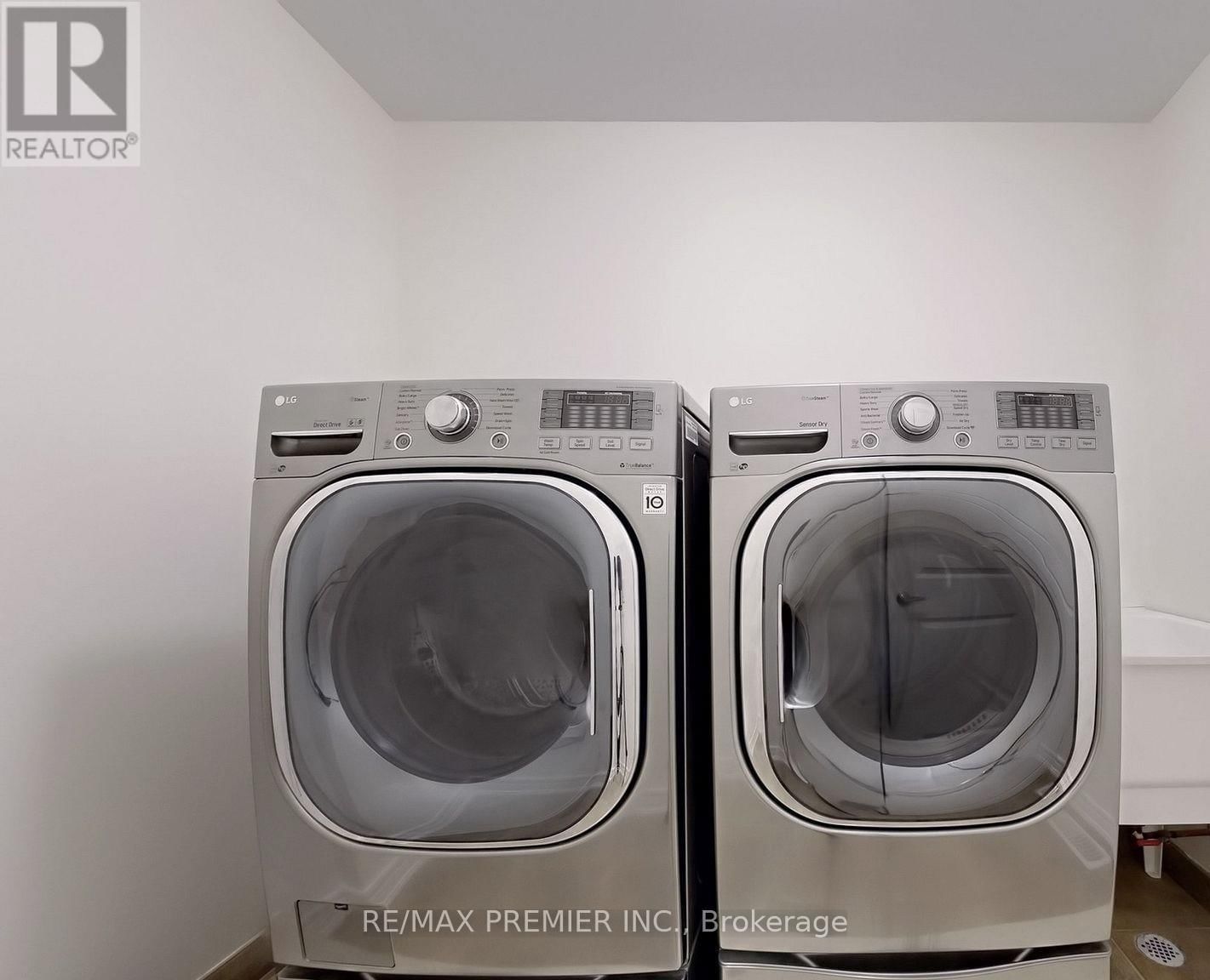 422 LADY NADIA DRIVE Image 17