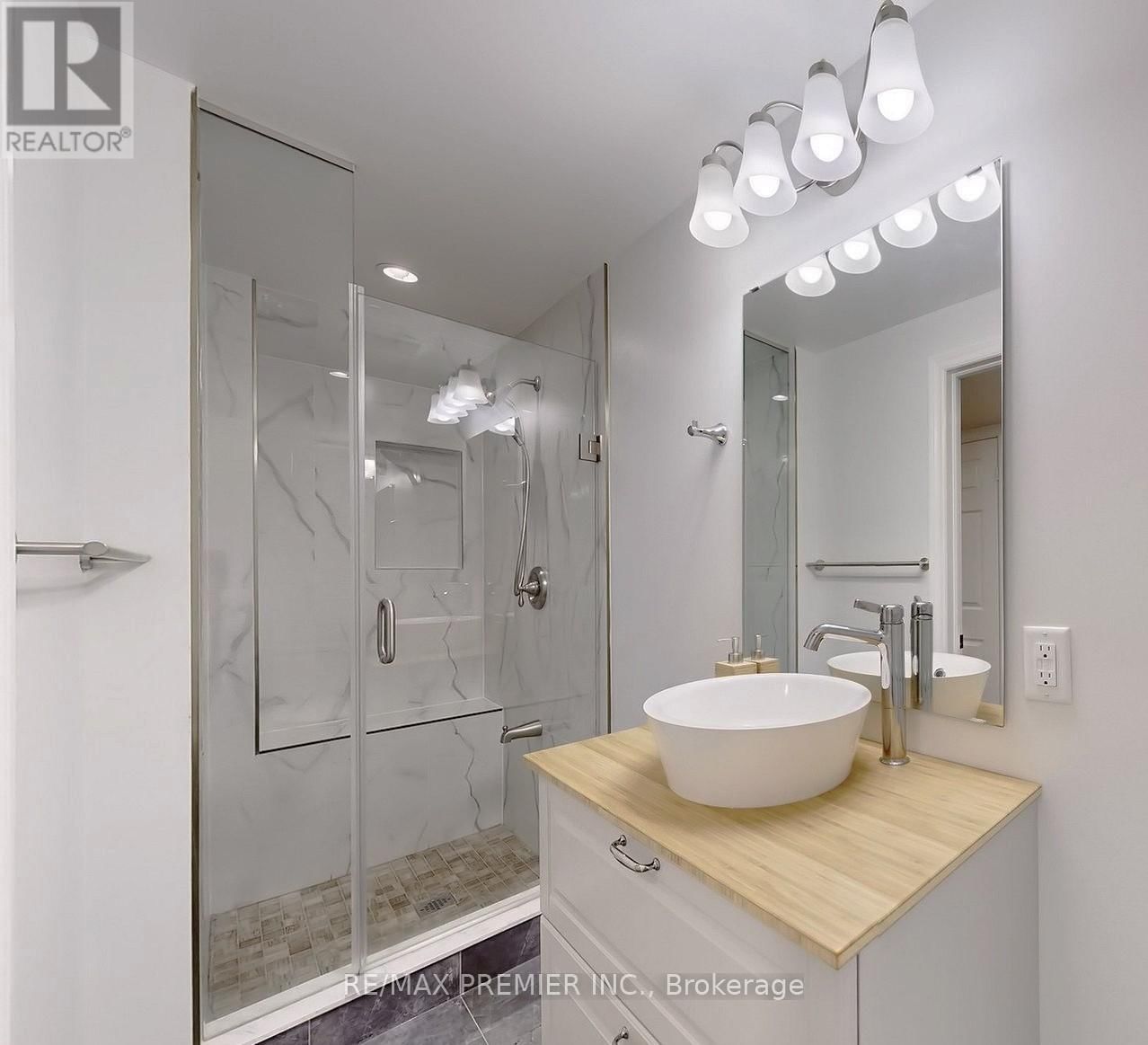 422 LADY NADIA DRIVE Image 18