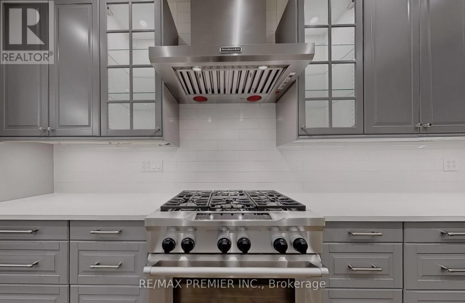 422 LADY NADIA DRIVE Image 2