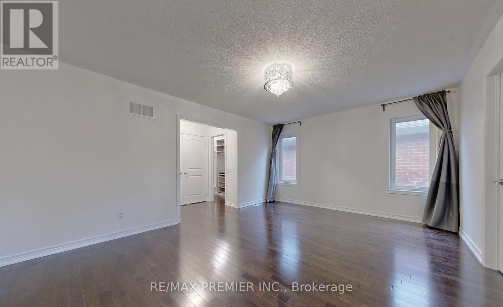 422 LADY NADIA DRIVE Image 8