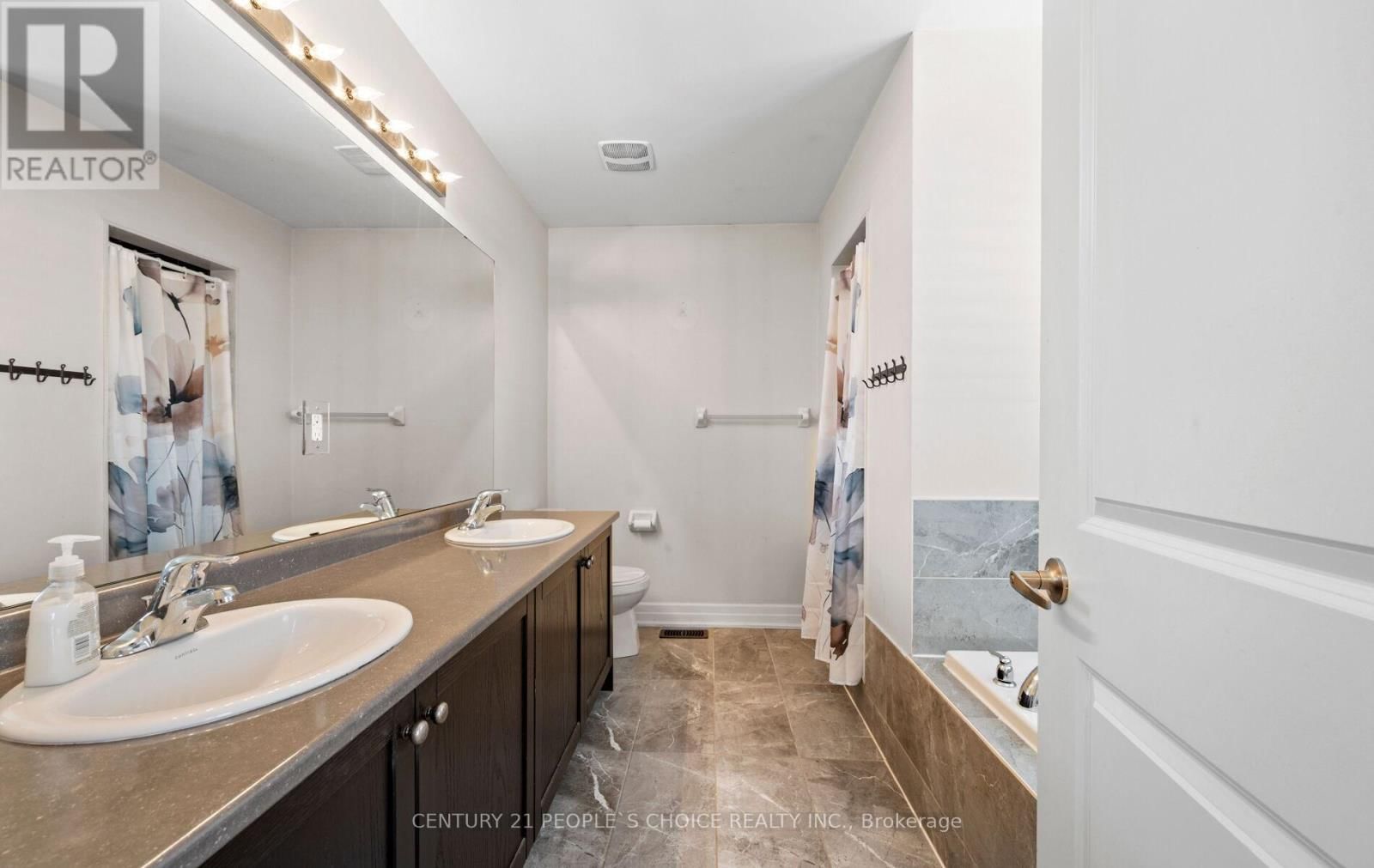 17 WAGNER CRESCENT Image 29