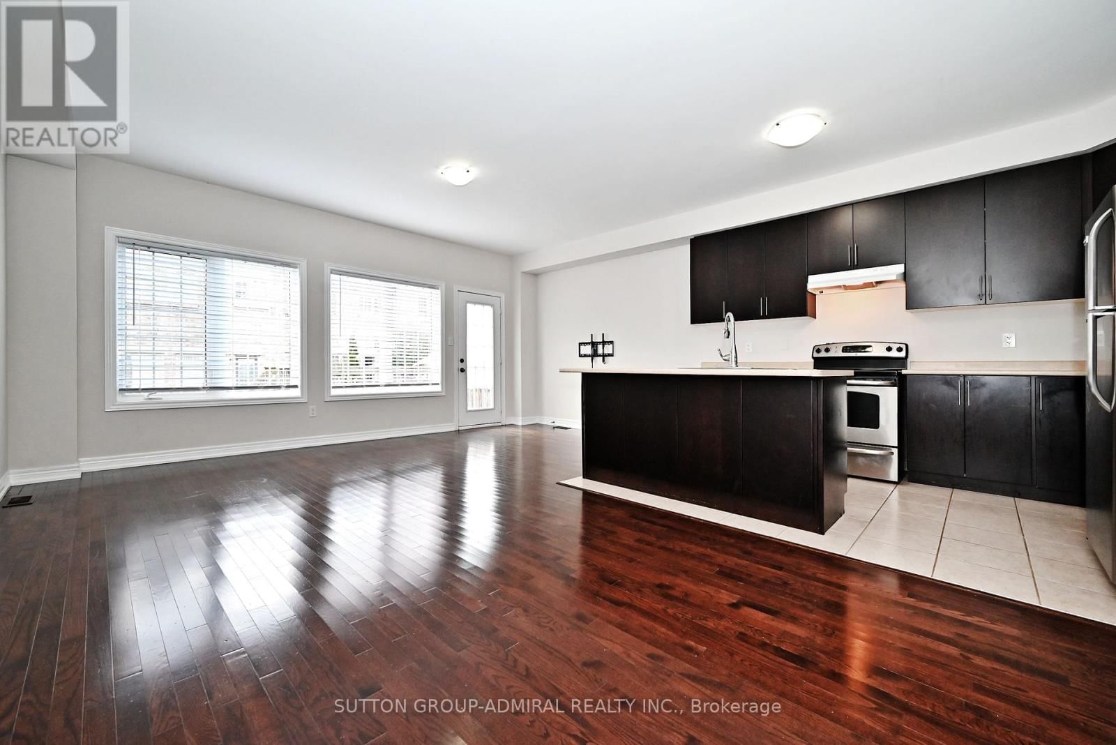 110 SOUTHDOWN AVENUE Image 7