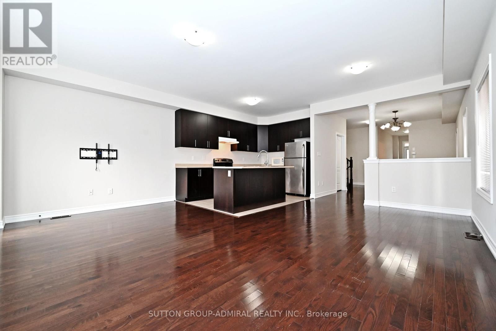 110 SOUTHDOWN AVENUE Image 8