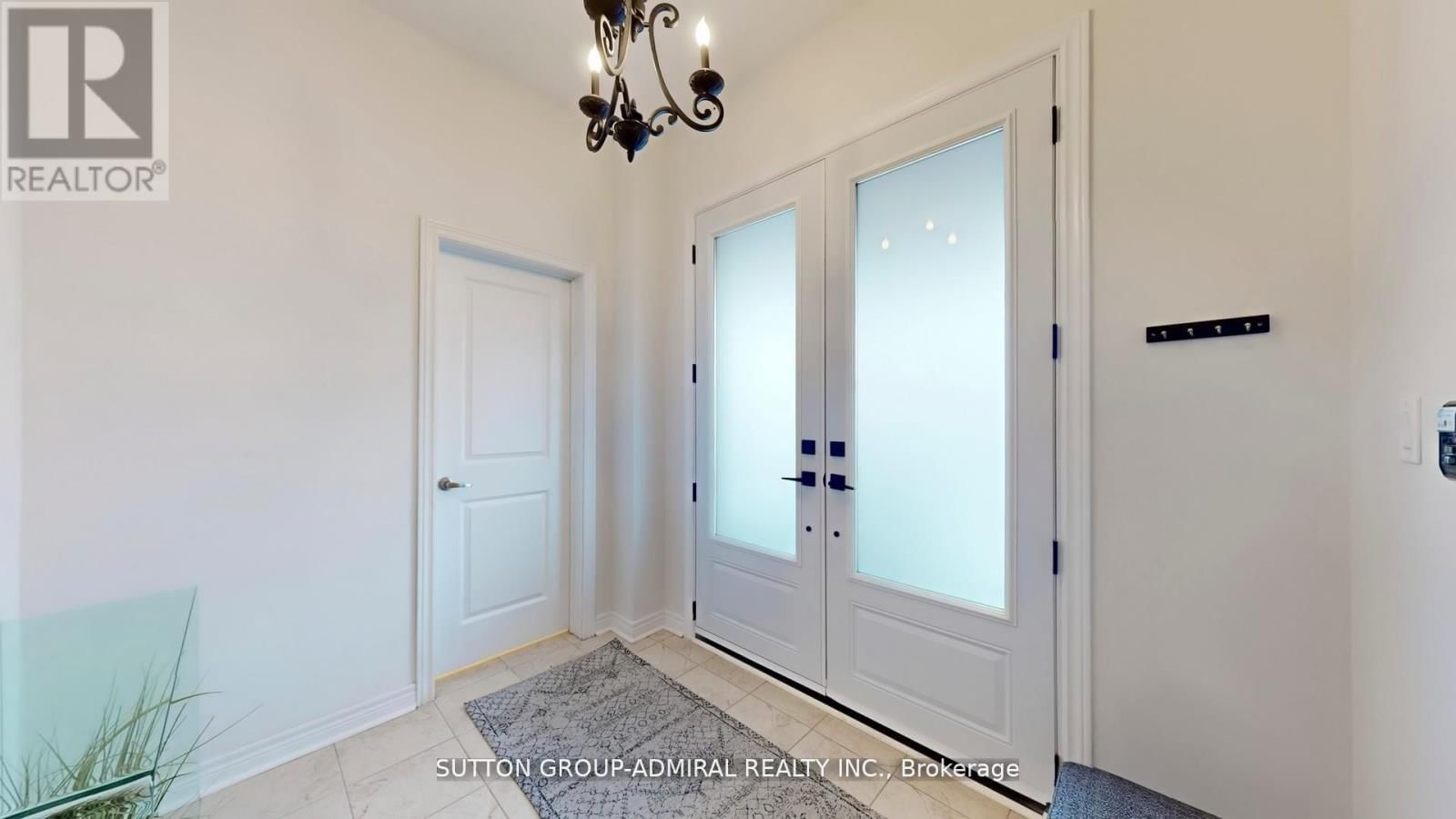 24 ALGEO WAY Image 4