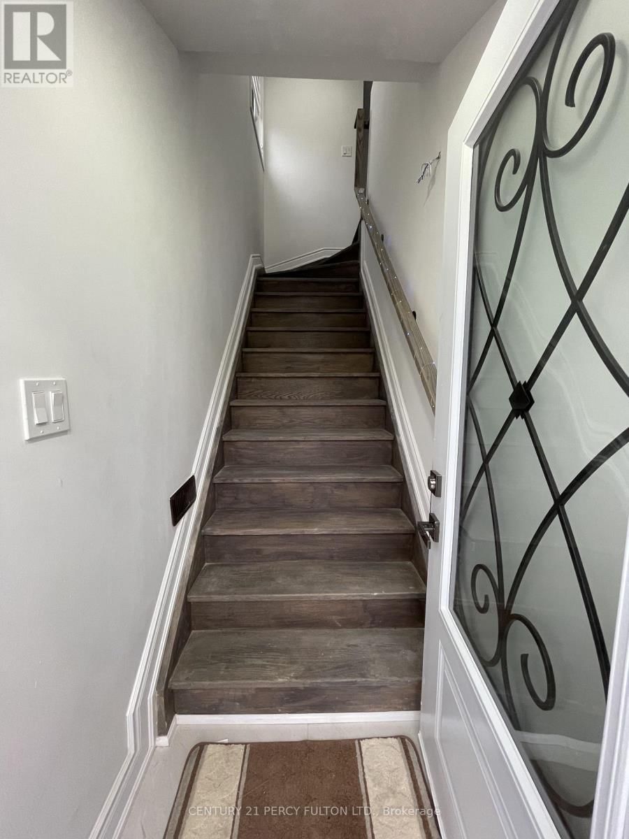 Coach - 530 COUNTRY GLEN Image 2