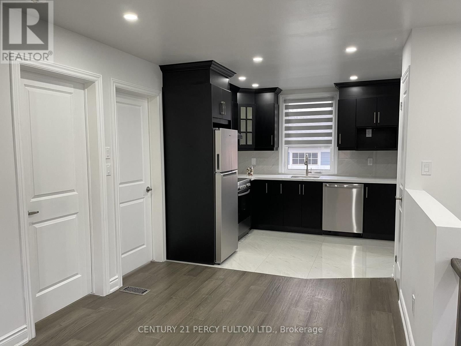 Coach - 530 COUNTRY GLEN Image 4