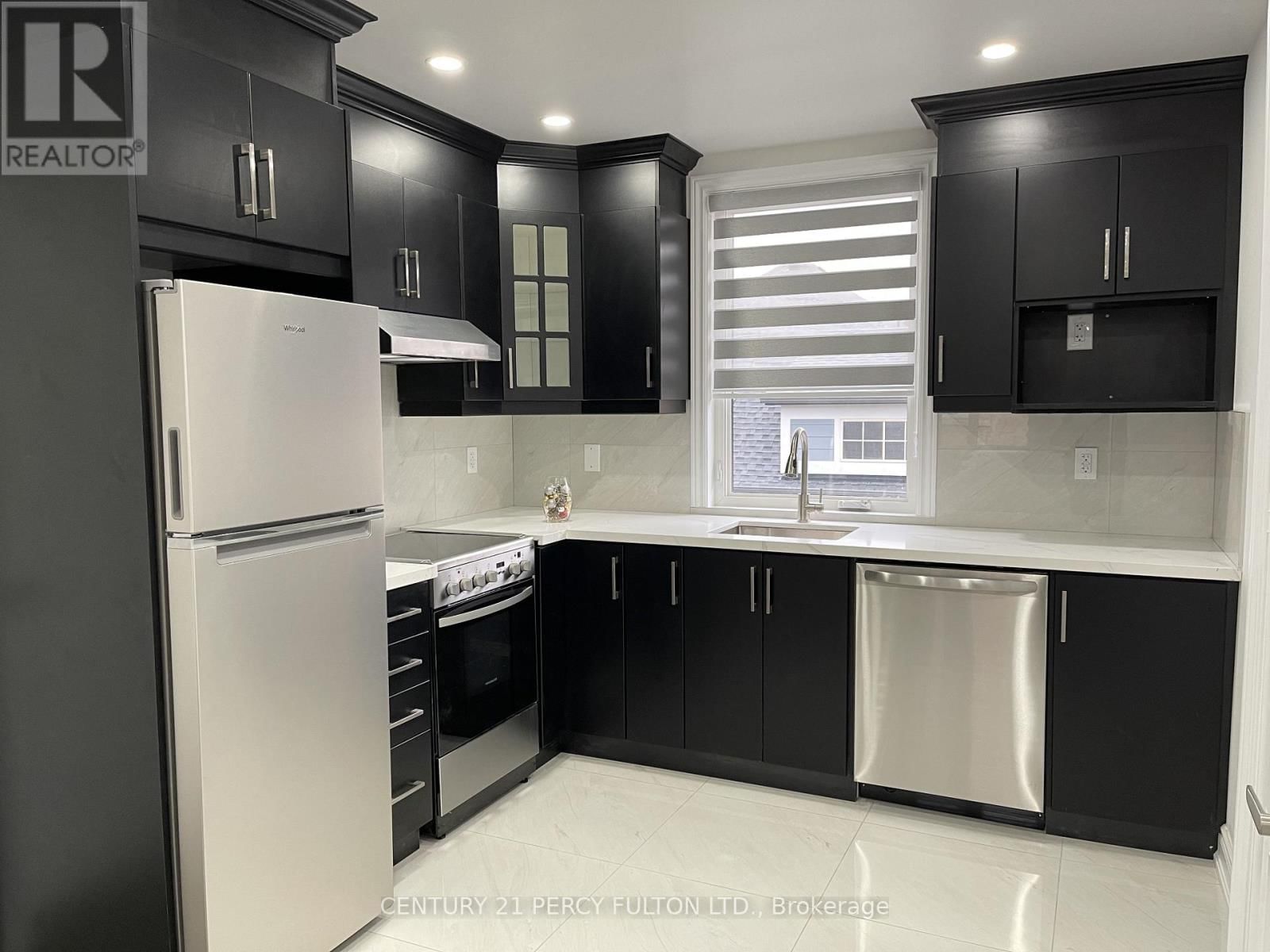 Coach - 530 COUNTRY GLEN Image 8