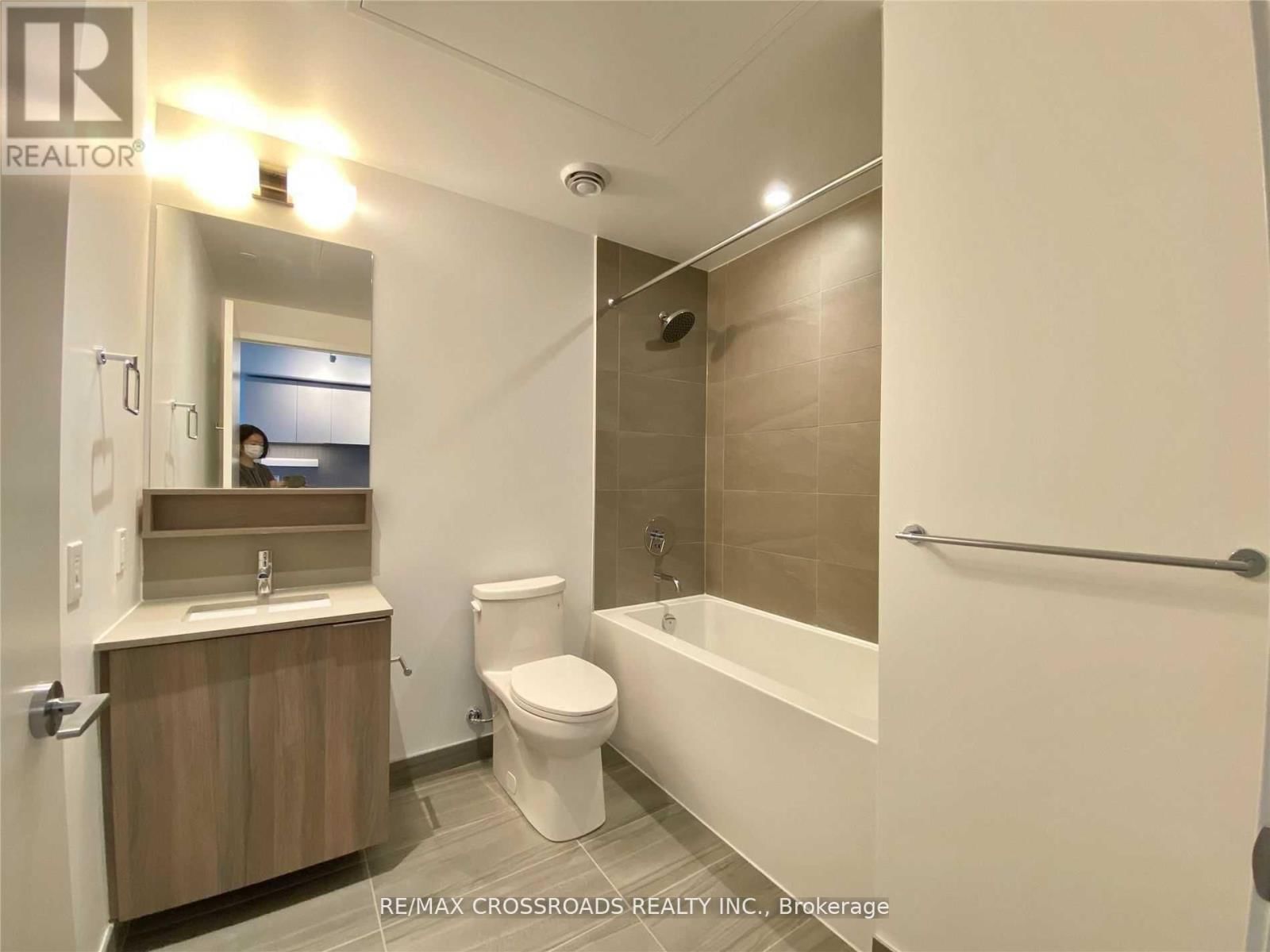 4001 - 950 PORTAGE PARKWAY Image 10