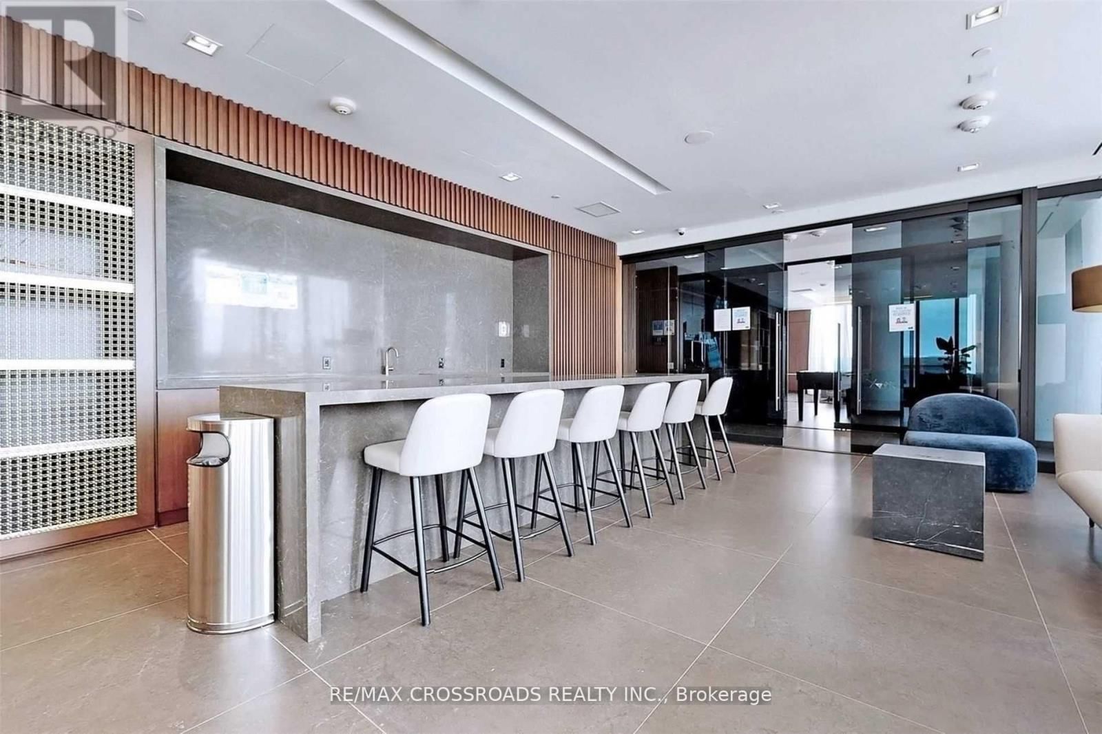 4001 - 950 PORTAGE PARKWAY Image 17