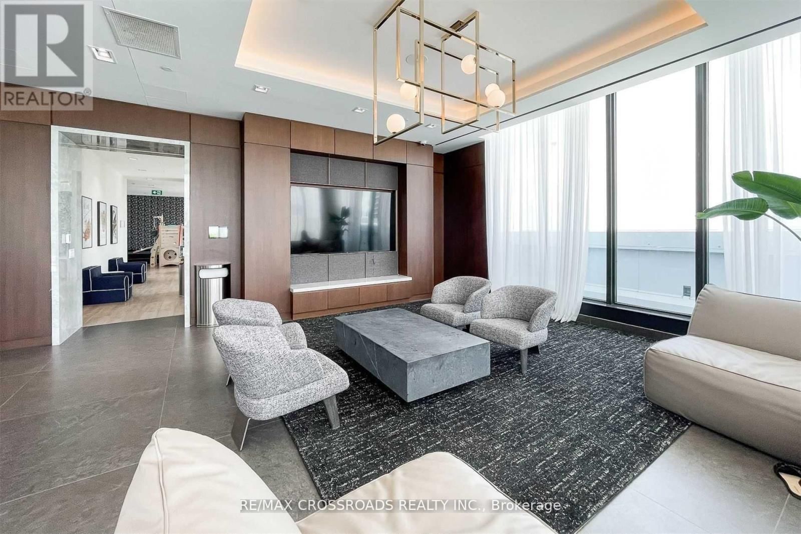 4001 - 950 PORTAGE PARKWAY Image 18