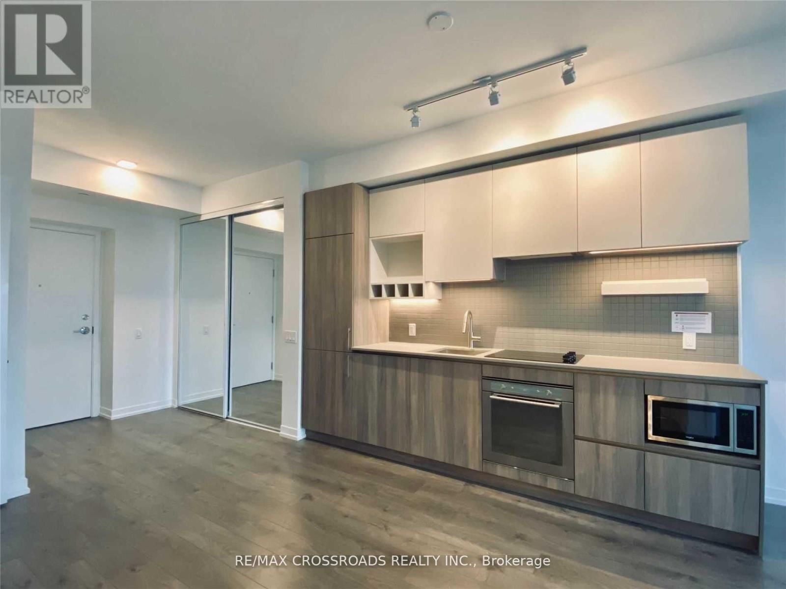 4001 - 950 PORTAGE PARKWAY Image 2