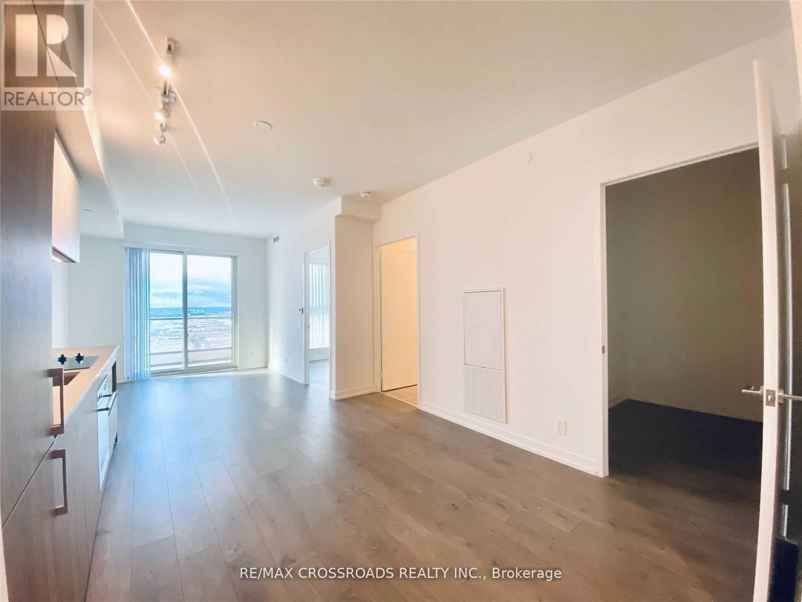 4001 - 950 PORTAGE PARKWAY Image 6