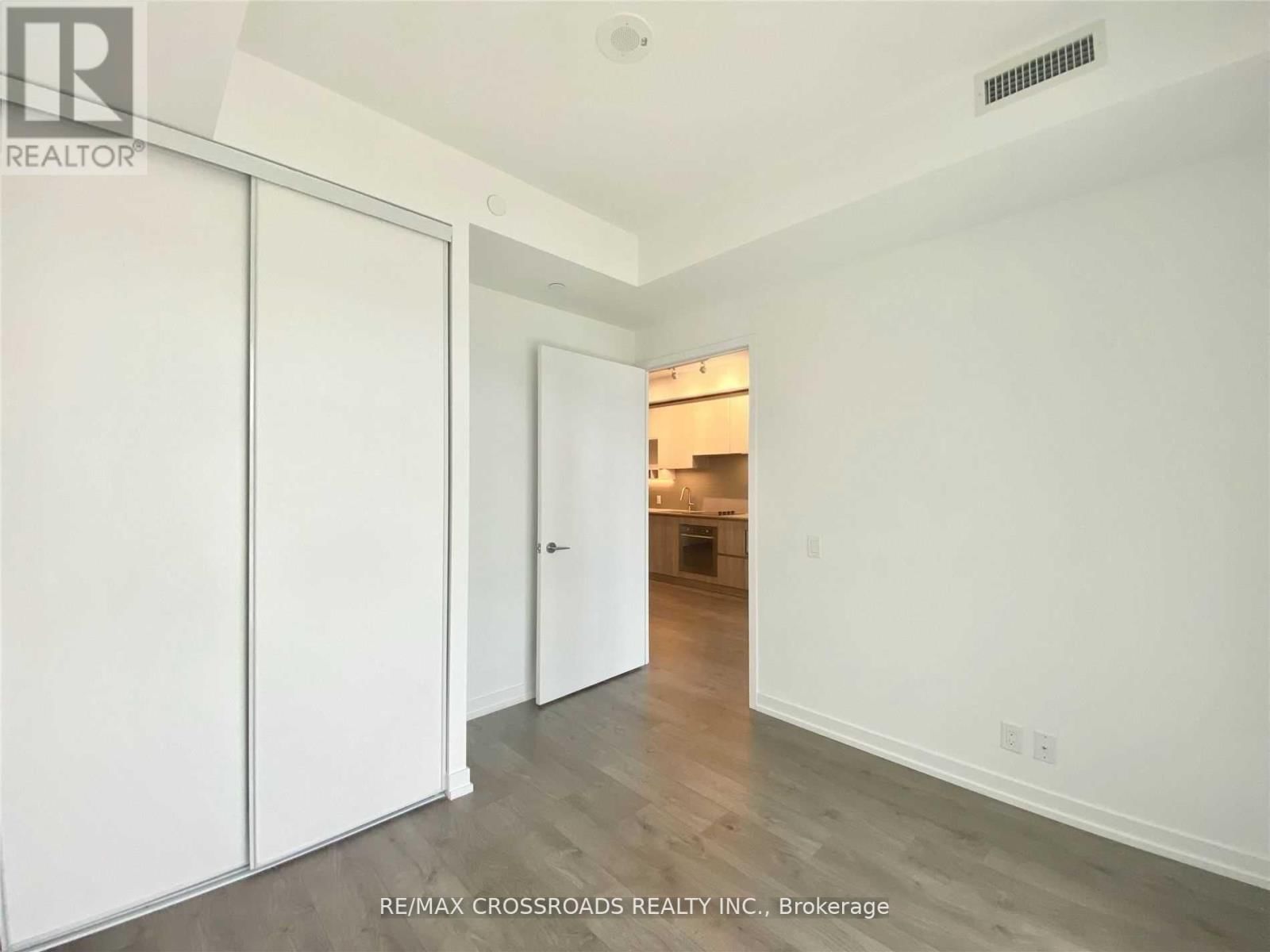 4001 - 950 PORTAGE PARKWAY Image 9