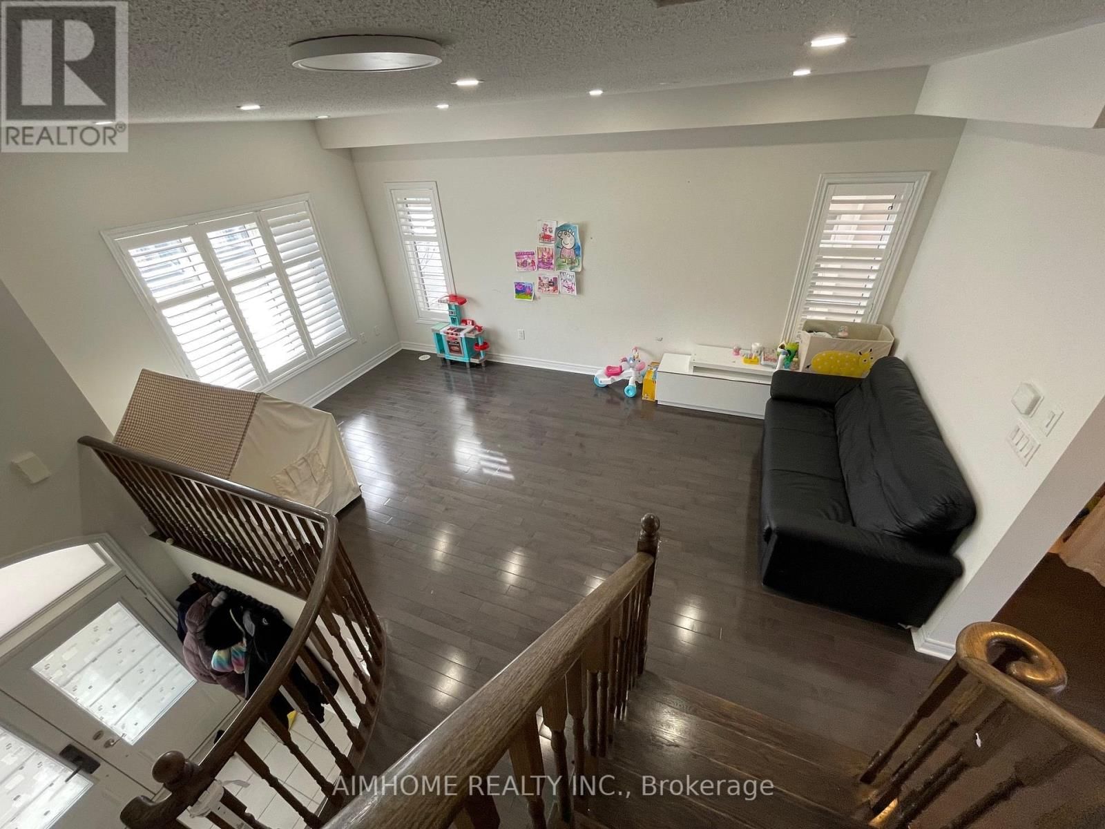 104 GRAND TRUNK AVENUE Image 8