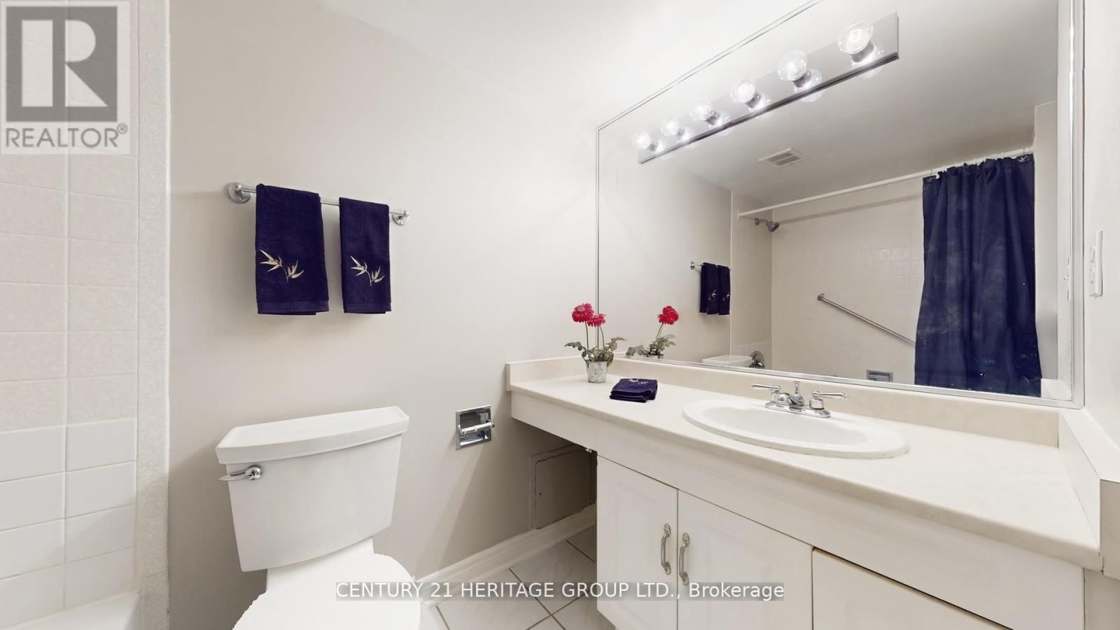 PH7 - 7811 YONGE STREET Image 16