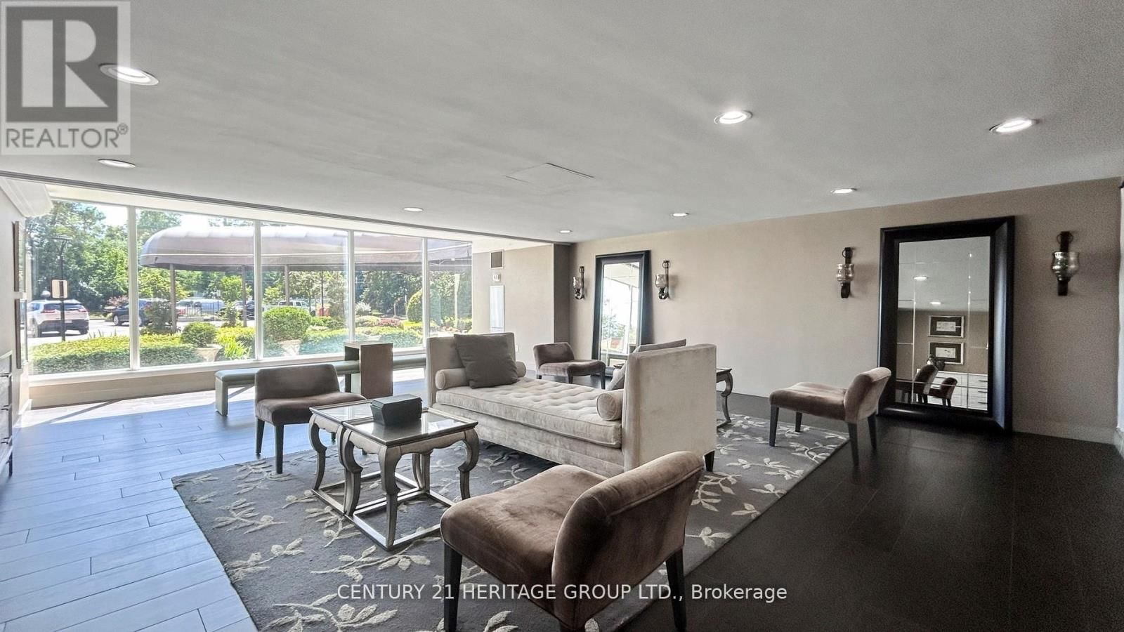 PH7 - 7811 YONGE STREET Image 6