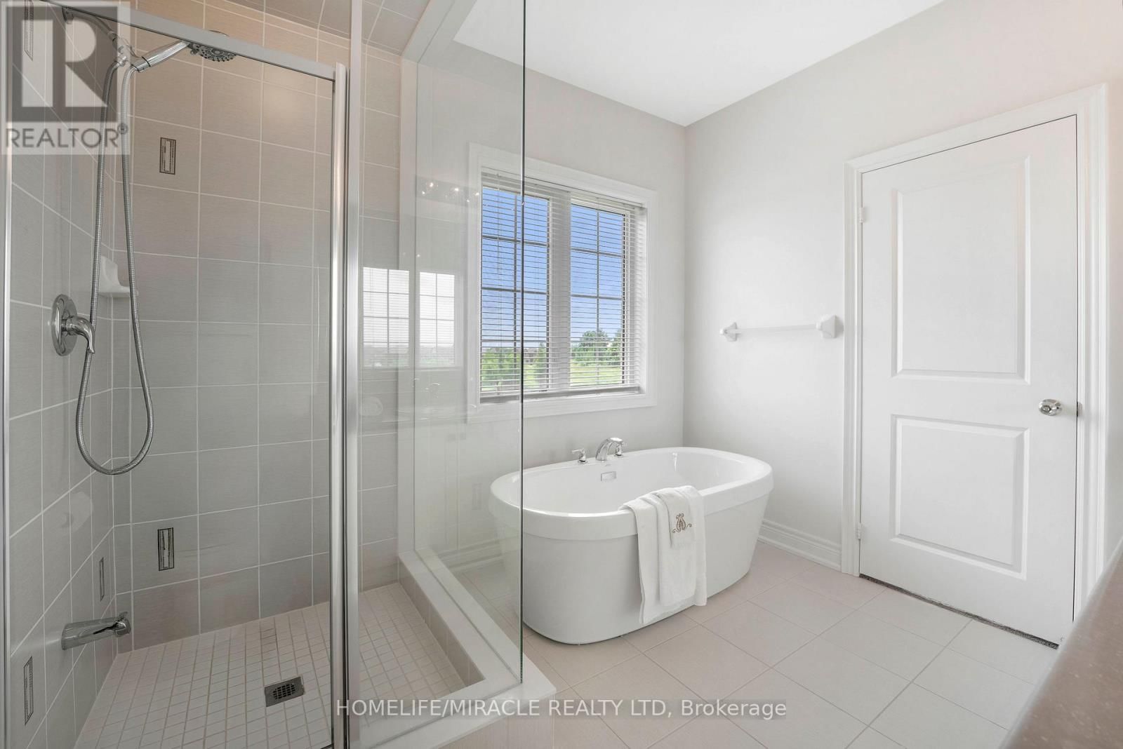 181 BOONE CRESCENT Image 23