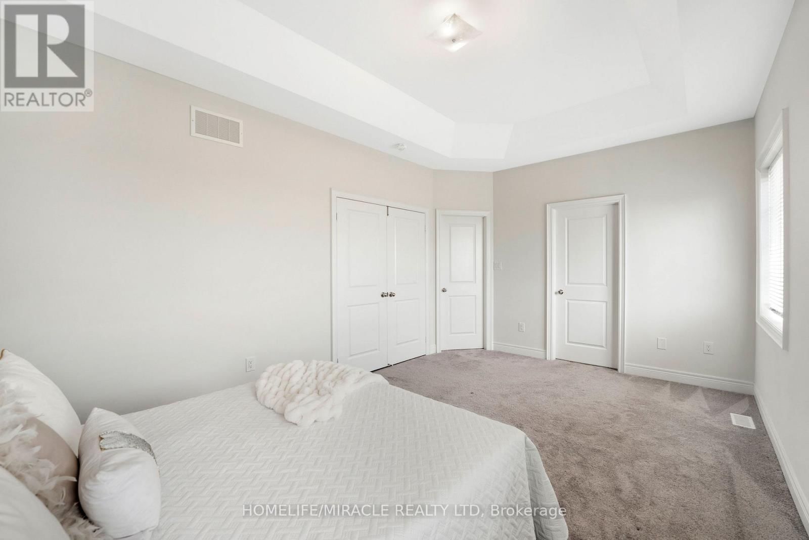 181 BOONE CRESCENT Image 25