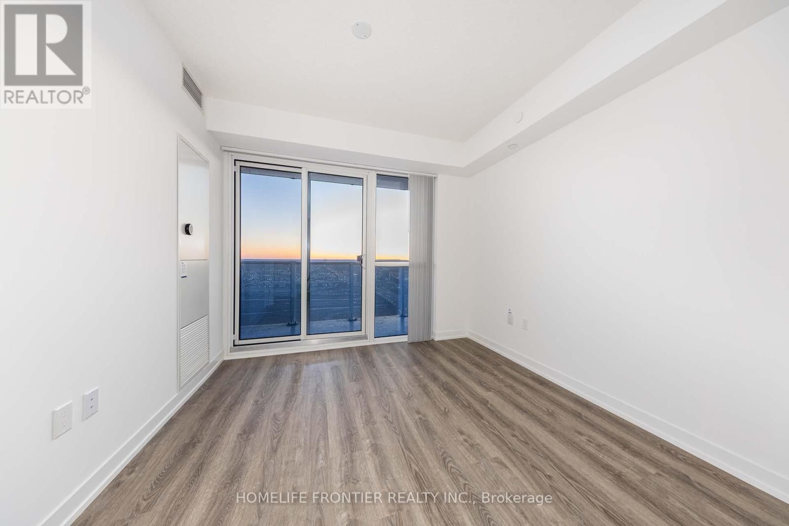 3309 - 195 COMMERCE STREET Image 7