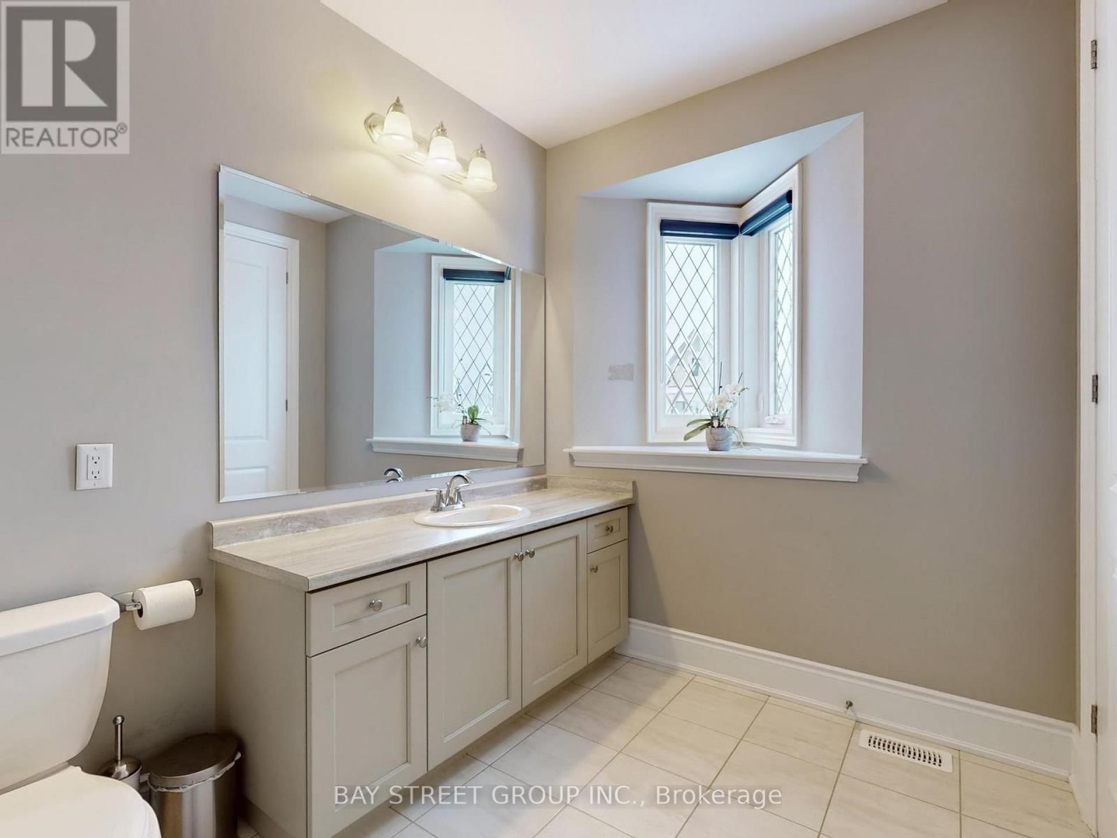 39 CAIRNS GATE Image 42