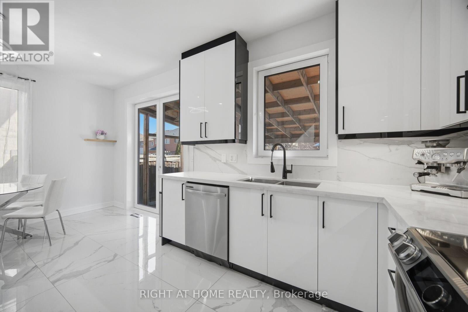 87 VIA TOSCANA DRIVE Image 14