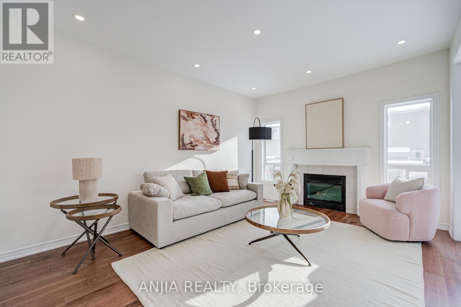 23 GREY WING AVENUE Image 10