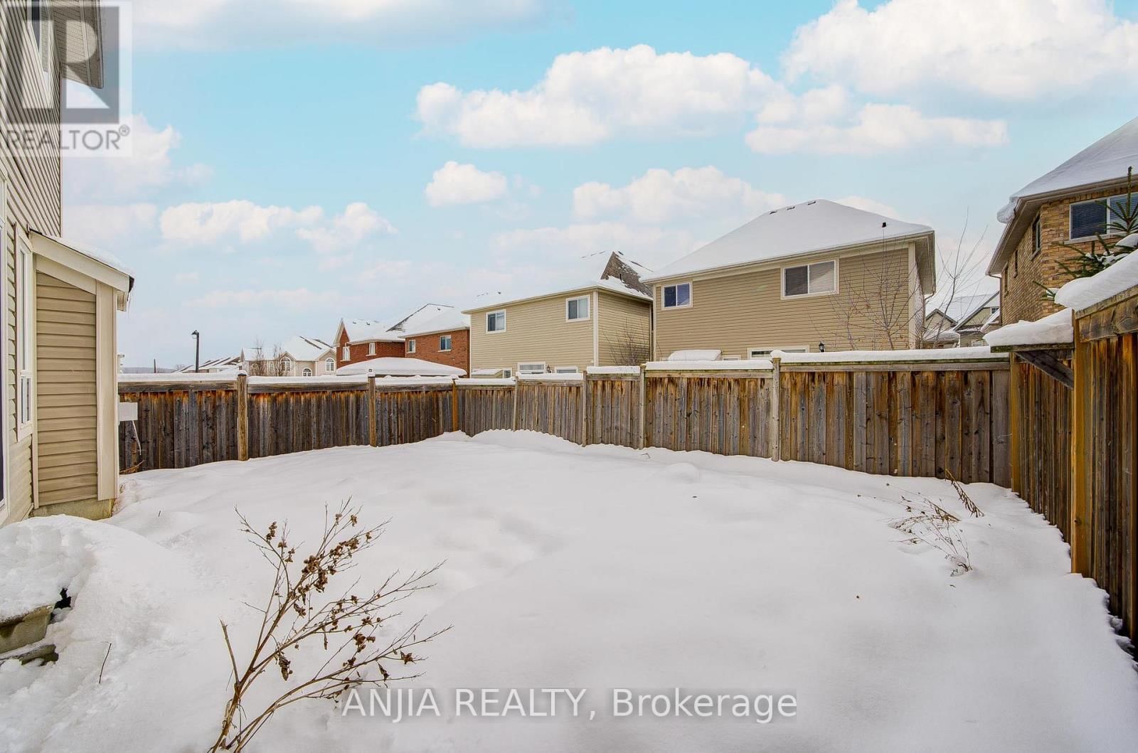 23 GREY WING AVENUE Image 30