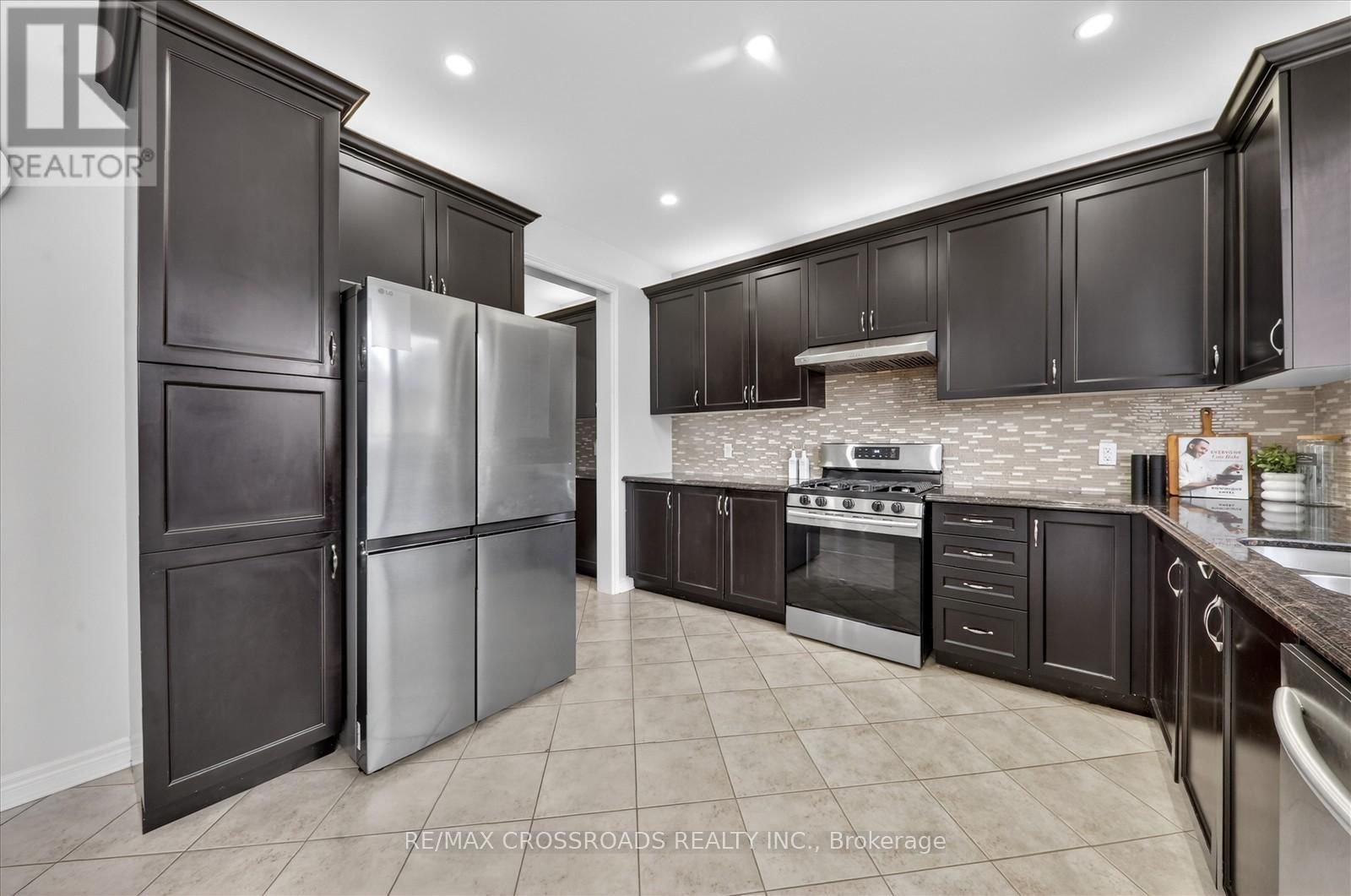 10 SEDORE STREET Image 10