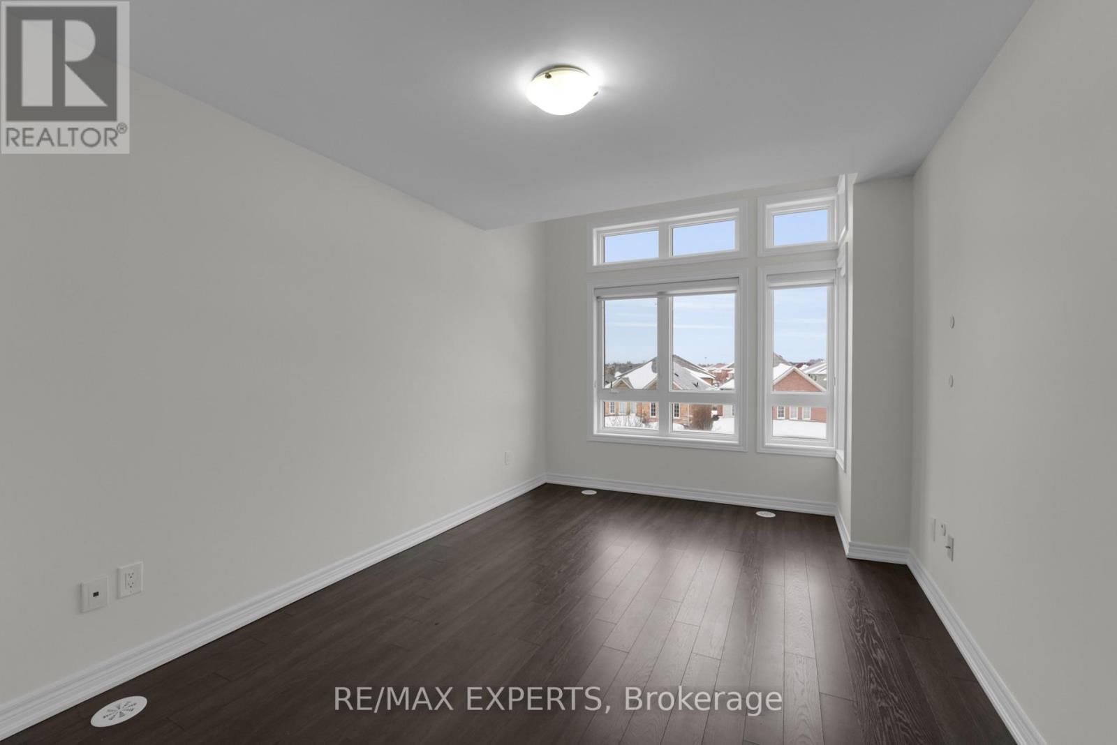 10 - 105 KAYLA CRESCENT Image 28